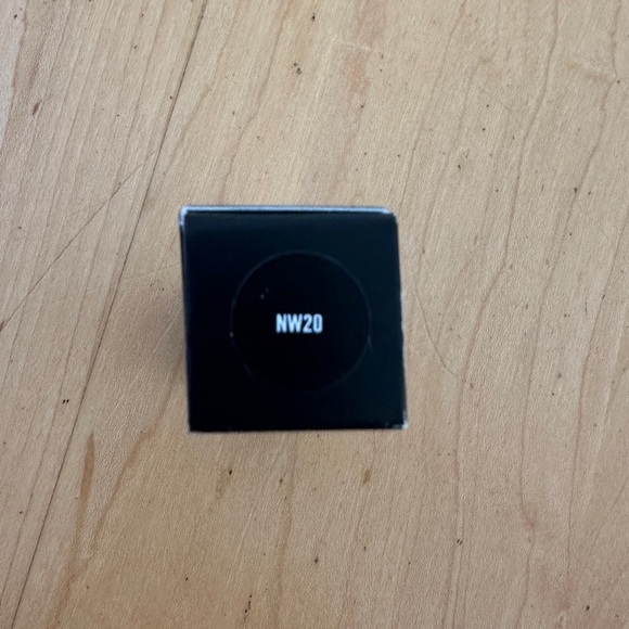 MAC Pro Longwear Concealer - Picture 3 of 3